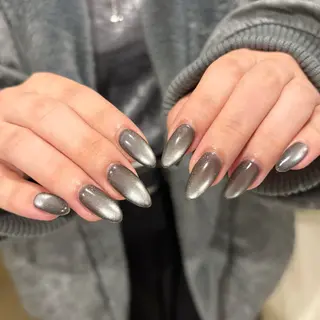 ネイル ⠀ loggy.のネイルデザイン