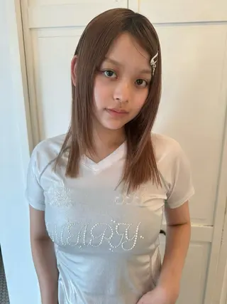 カラー ブリーチカラー🎀 韓国風/寺門美優のヘアスタイル