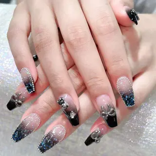 ネイル Queens 榊 まおのネイルデザイン