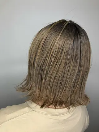 ミディアム EARTH 榎本のヘアスタイル