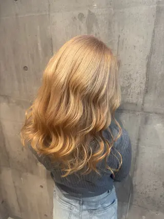 セミロング カラー Rlino所属・ﾊｲﾗｲﾄ/ﾚｲﾔｰ ｶｯﾄ/大嶽謙のヘアスタイル