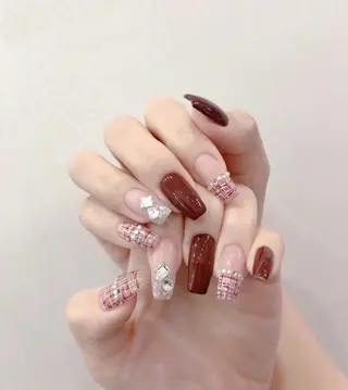 ネイル pink ladyサロン所属・べ にのネイルデザイン