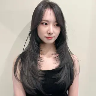 セミロング 🌹ハッシュカット、 レイヤー韓国ヘア🌹のヘアスタイル