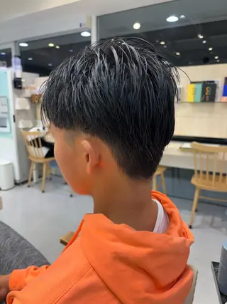 メンズ メンズパーマ/ スパイキー/フェードのヘアスタイル