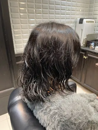 ミディアム カラー 波巻き、ツイスト パーマモデル募集中のヘアスタイル