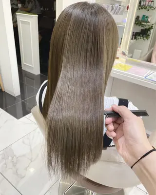 ロング カラー 篠塚 菜々子のヘアスタイル