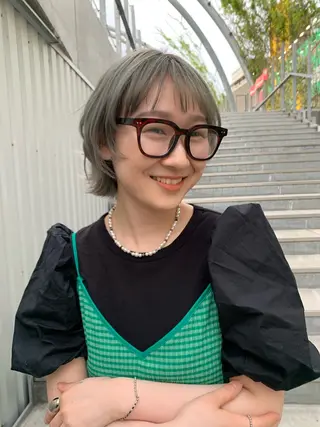 ショート ボブ/プツッとボブ/ 暖色カラー/モエのヘアスタイル