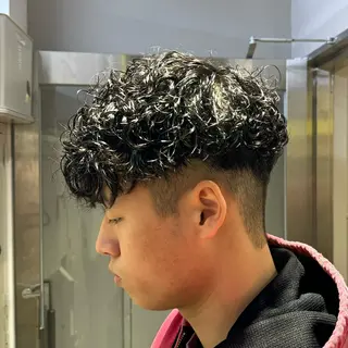 ショート パーマ ヘアアレンジ メンズ 顔まわりカット の達人のヘアスタイル