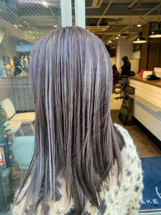 セミロング カラー AQUA 平田真一のヘアスタイル