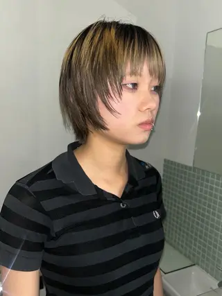 ショート カラー hen所属・心斎橋/レイヤー/ ブリーチ/モエのヘアスタイル