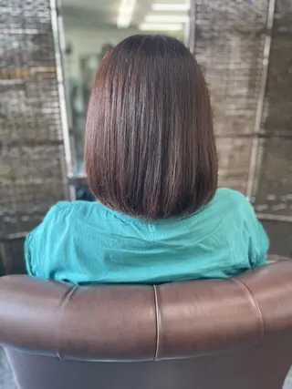 ショート カラー 沢田 瞳のヘアスタイル