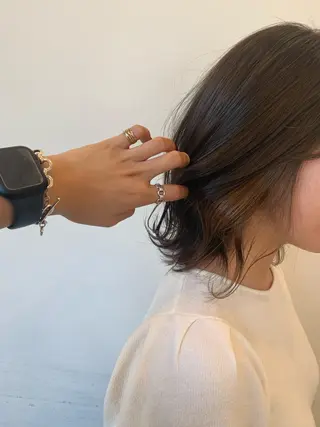 ミディアム 津秋 朝美のヘアスタイル