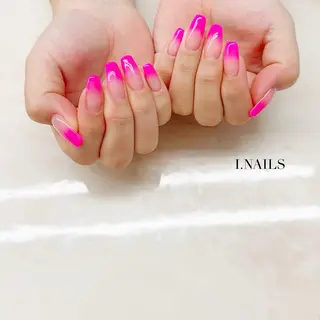 ネイル アイネイルズ所属・早川 梓のネイルデザイン