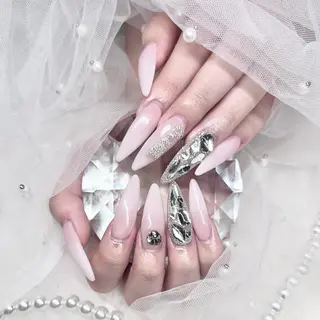 ネイル Lumo所属・めろち ちゃんのネイルデザイン