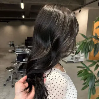 ロング カラー NEER(ネアー) アミのヘアスタイル