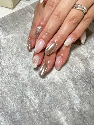 ネイル 蓑原 佳央里のネイルデザイン