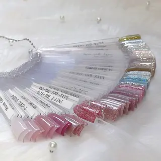 ネイル 𝐌𝐈𝐘𝐔 ￤para gelのネイルデザイン