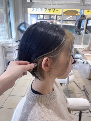 ショート カラー 吉川 うららのヘアスタイル