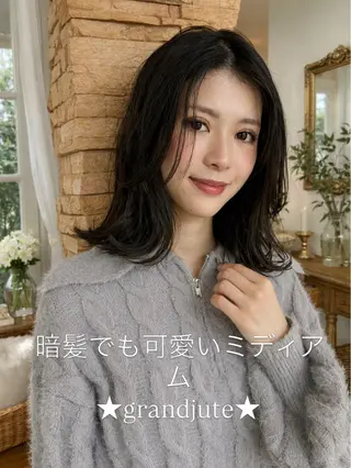 ミディアム カラー grand juteのヘアスタイル