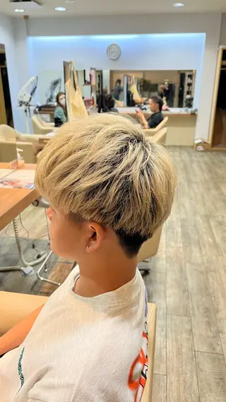 ショート メンズ 透明感/ハイトーン Annaのヘアスタイル