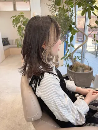 セミロング カラー 💛🤍U too e’s 鎌倉🧸のヘアスタイル