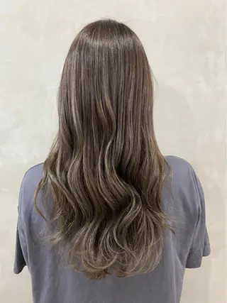 ロング カラー Linda　Hiro所属・坂下 麻梨奈のヘアスタイル