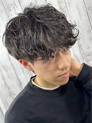 ミディアム パーマ ヘアアレンジ メンズ プレミアムバーバー新宿店所属・⚡️メンズ特化⚡️ 倉林 隼大のヘアスタイル