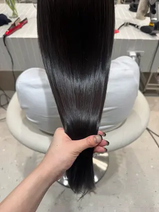 ロング Ence 銀座所属・透明感カラー／ 縮毛矯正／まりなのヘアスタイル