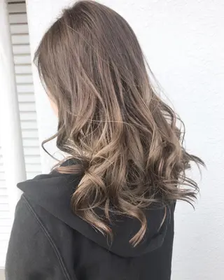 セミロング カラー レイヤーカット匠 イソザキノリユキのヘアスタイル