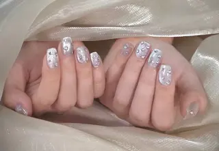 ネイル pink ladyサロン所属・べ にのネイルデザイン