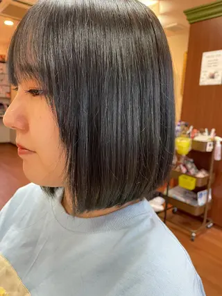ショート カラー Vyuha ビューハのヘアスタイル