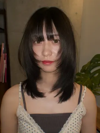 ミディアム レイヤーカット\ウル フ　chinatsuのヘアスタイル