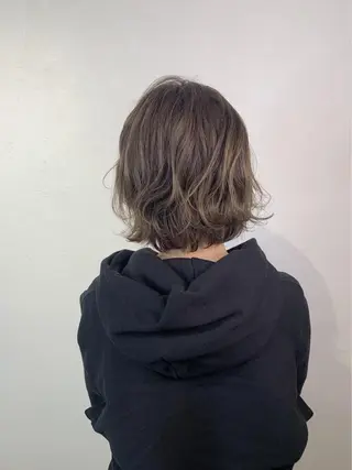 ショート カラー ＿WHITE鳳店 アンダーバーホワイトのヘアスタイル