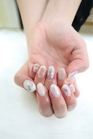 ネイル カラーズビューティサロン所属・石井 桃子のネイルデザイン