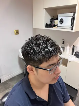 ショート パーマ メンズ LAVIE NEW STANDARD BARBER 横浜店所属・ホリウチ アヤネのヘアスタイル