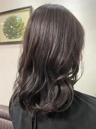 ミディアム カラー 鈴木 咲輝のヘアスタイル