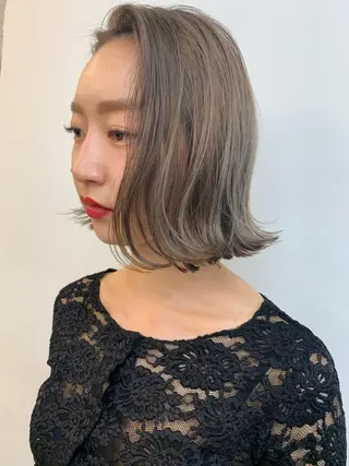 ショート カラー 透明感/オリーブ/ グレージュ/YUKAのヘアスタイル