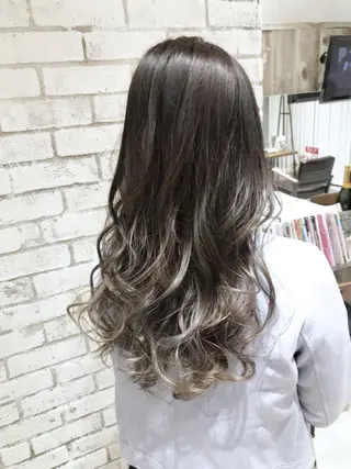 ロング カラー パーマ ヘアアレンジ メンズ キッズ ネイル マツエク・マツパ バレイヤージュ/ 髪質改善/渡邉悟🌱のヘアスタイル
