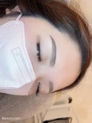 アイブロウ 🫧fein. 𝙖𝙣𝙣.🤍のマツエク・マツパデザイン