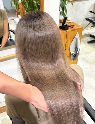 ロング カラー hoNua. 栄/透明感カラーのヘアスタイル