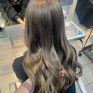 ロング カラー ブリーチ/ヘアセット 【𝙍𝙞𝙣𝙤】のヘアスタイル