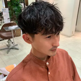 ショート パーマ メンズ 甲斐 司のヘアスタイル