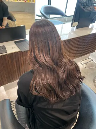 ミディアム カラー Toiro 新宿所属・新宿/新宿三丁目 yuinaのヘアスタイル