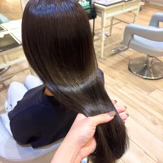 ロング カラー かどたはるな レイヤー/パーマのヘアスタイル