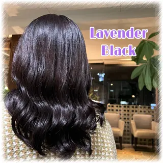 セミロング カラー 岡本 絢香のヘアスタイル