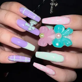 ネイル ⁸ᵃᵖᵖʸ🐝⋆゜ MöEのネイルデザイン