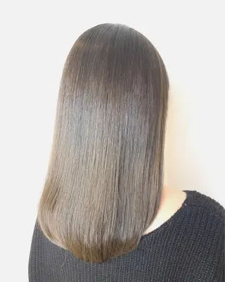 セミロング SALOWIN 表参道所属・シンカ 表参道のヘアスタイル