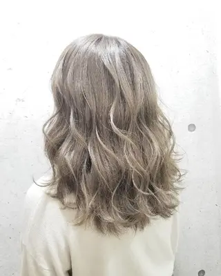 セミロング カラー Day＆Night所属・Day&Night [店長]Chiakiのヘアスタイル