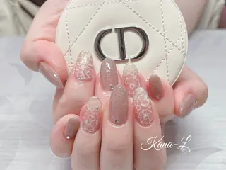 ネイル 芦辺 香奈のネイルデザイン