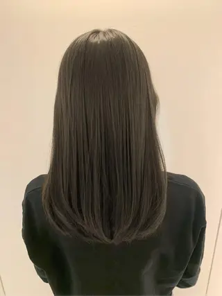 セミロング 縮毛矯正 髪質改善　鈴木のヘアスタイル